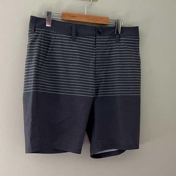 Vans Men's Charcoal Striped Flat Front Shorts - Picture 1 of 8
